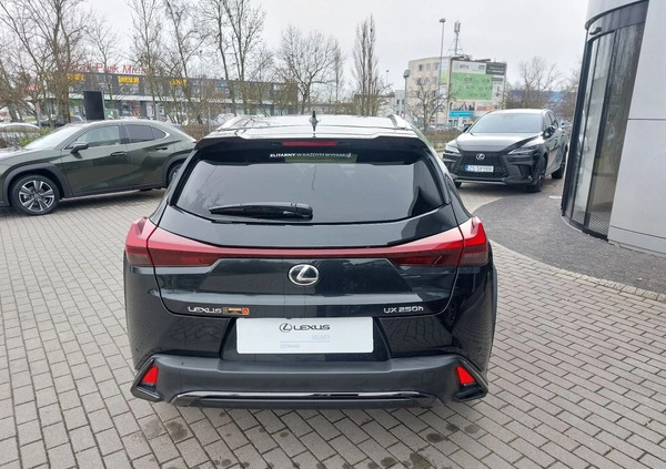 Lexus UX cena 168900 przebieg: 18926, rok produkcji 2022 z Szczecin małe 562